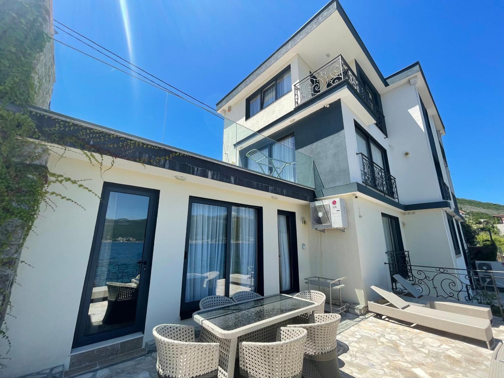 Beachfront Villa Pearl Of Adria Krasići Eksteriør billede